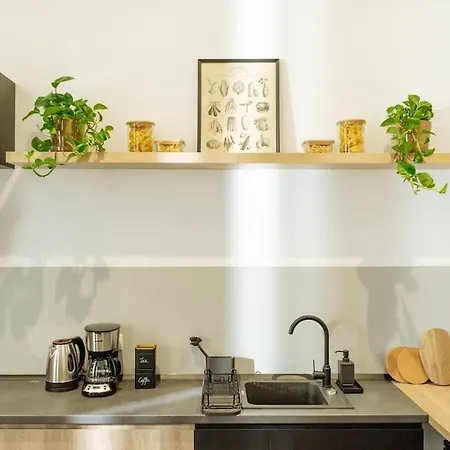 13 - New Building & Parking Boekarest