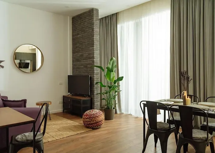 13 - New Building & Parking * Bukarest