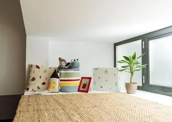 13 - New Building & Parking Bukarest