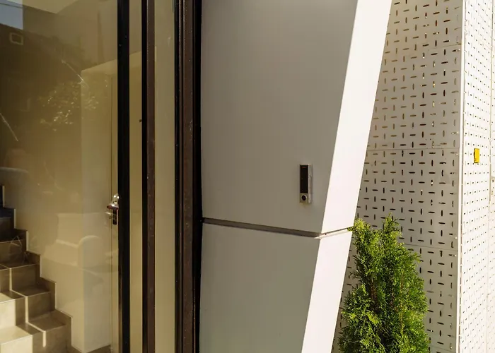 13 - New Building & Parking Bukarest