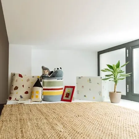 13 - New Building & Parking Βουκουρέστι